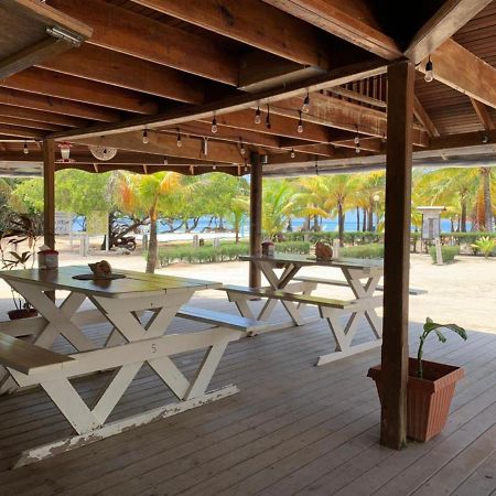 Sea Eye Hotel - Laguna Building Utila Dış mekan fotoğraf