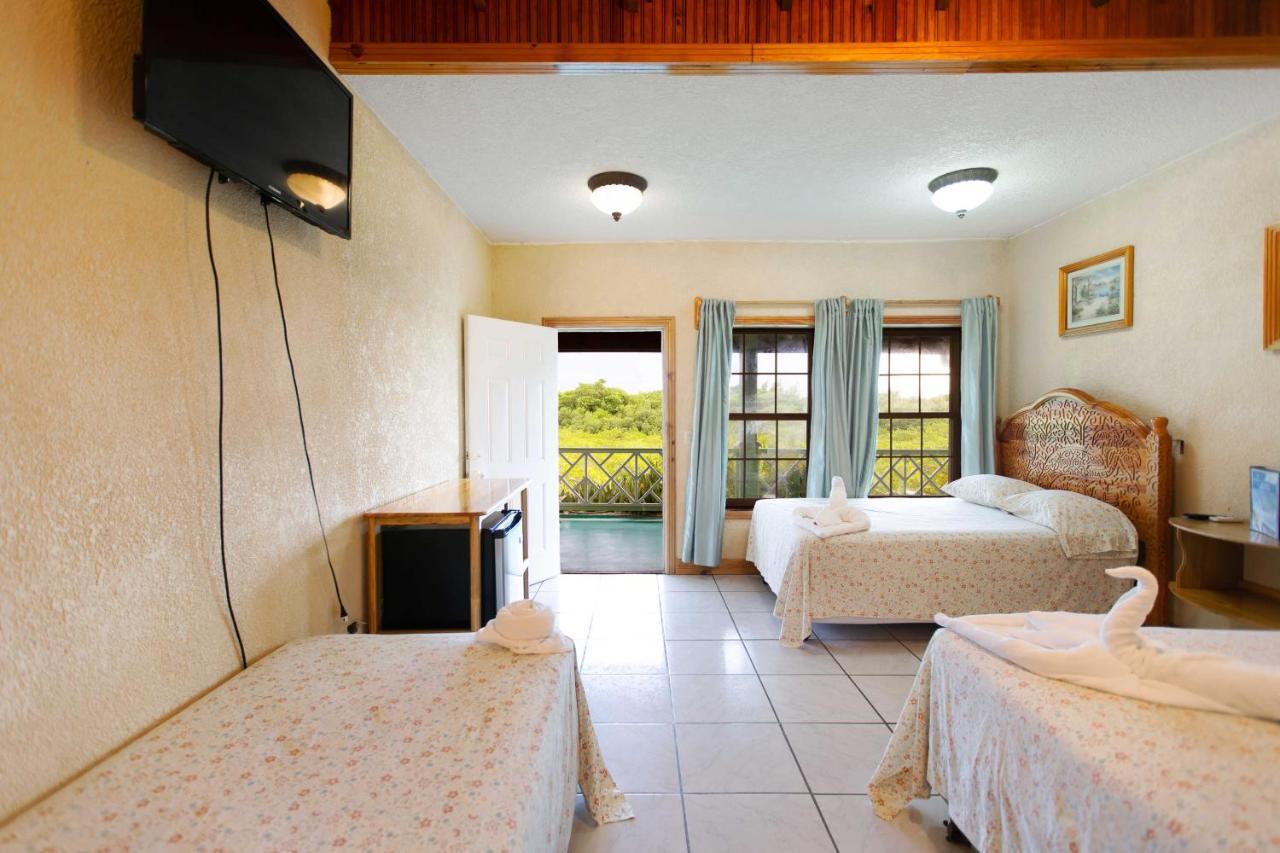 Sea Eye Hotel - Laguna Building Utila Dış mekan fotoğraf