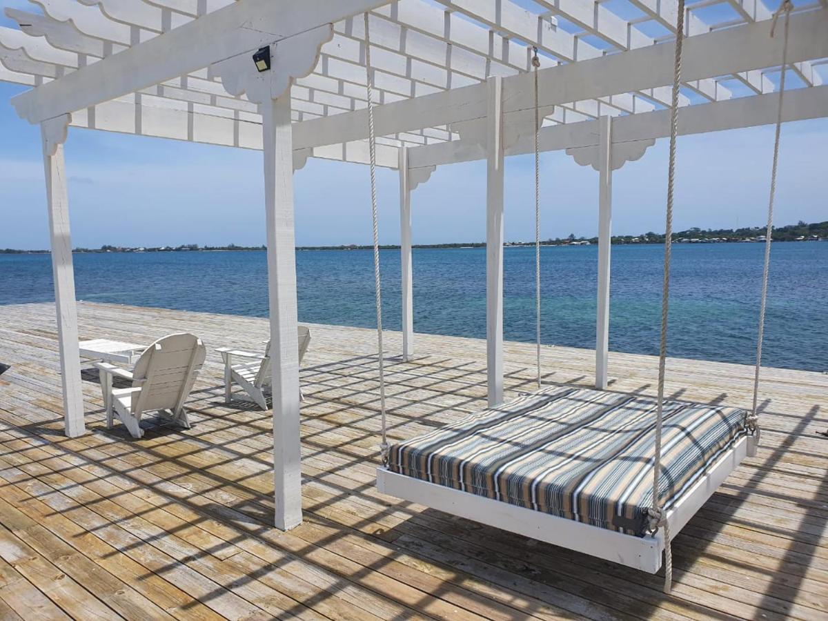 Sea Eye Hotel - Laguna Building Utila Dış mekan fotoğraf
