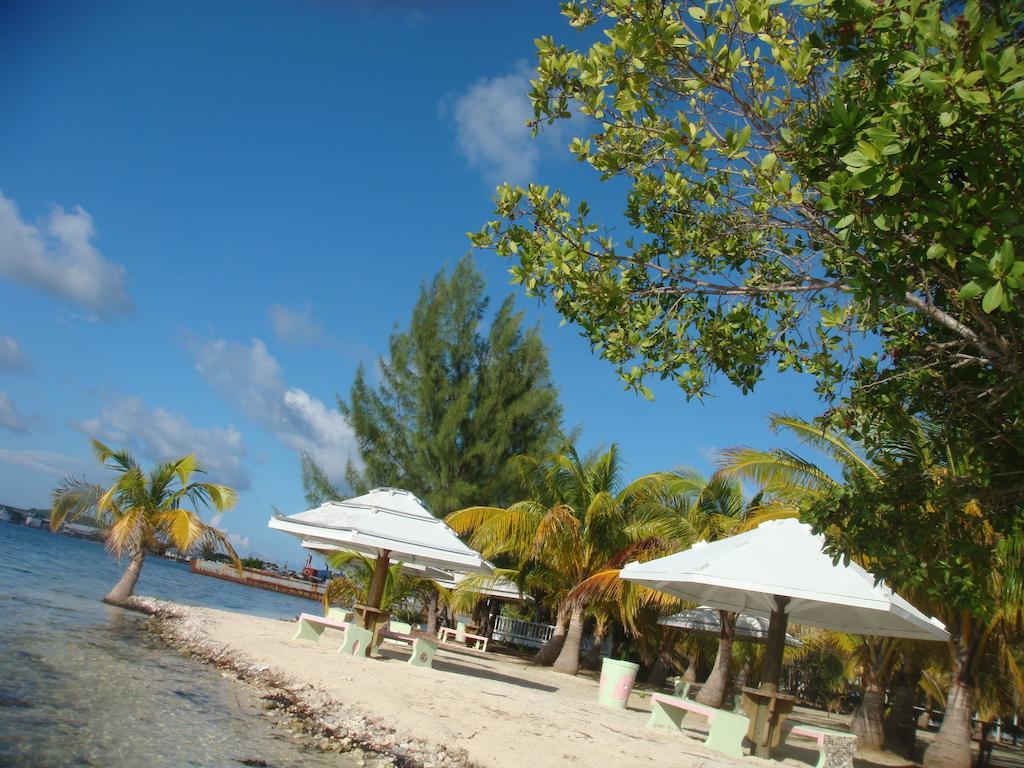 Sea Eye Hotel - Laguna Building Utila Dış mekan fotoğraf